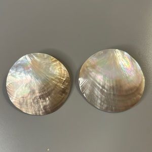 Mother of Pearl oyster half shell earrings vintage 1980’s